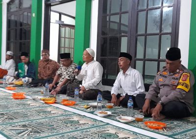 Tarawih Keliling Tim Kecamatan Widasari di Masjid Al-Hidayah Kalensari